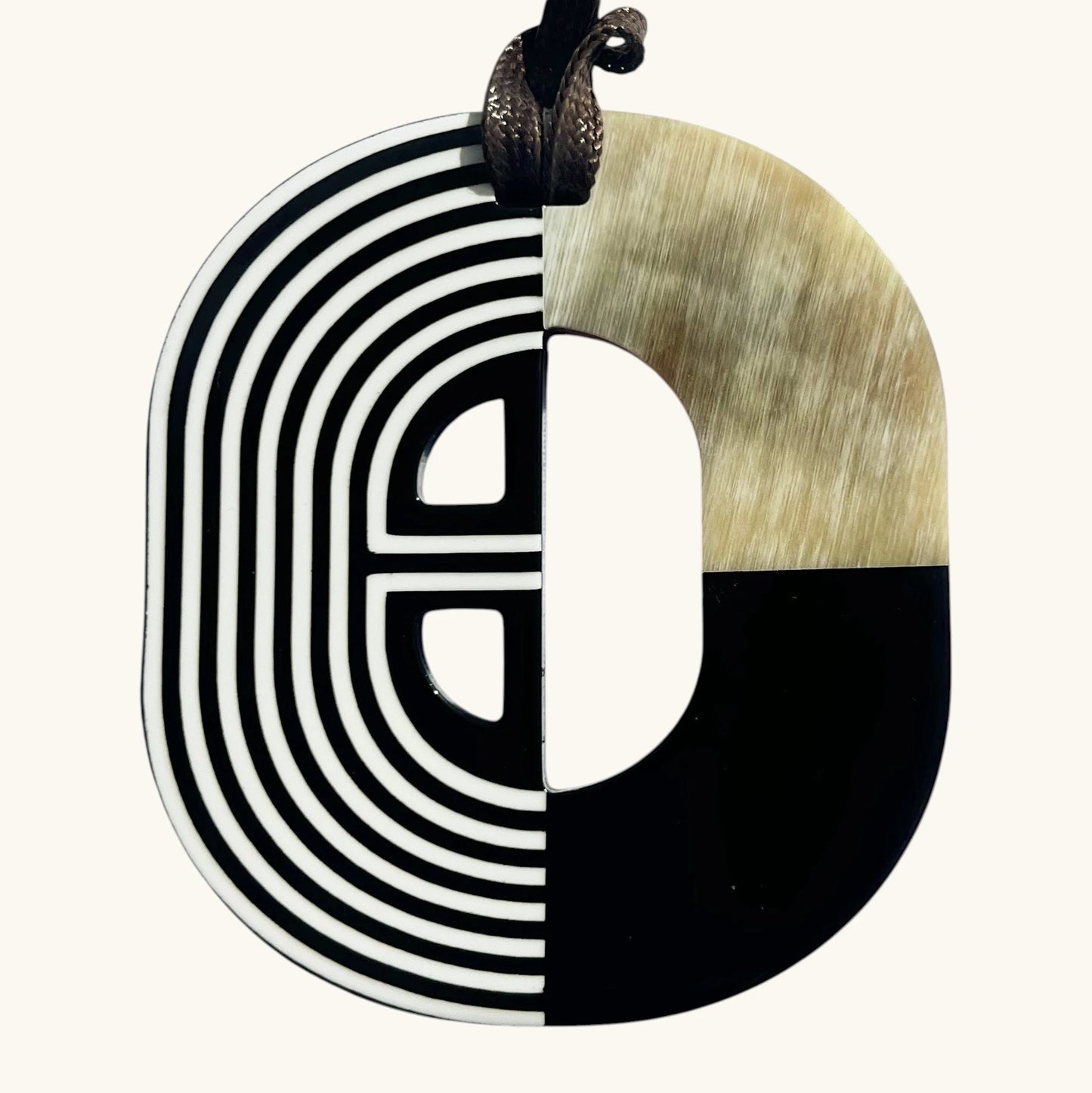 Pendentif en Corne Naturelle Noir | Chachadamour