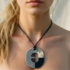 Pendentif en Corne Naturelle Noir | Chachadamour