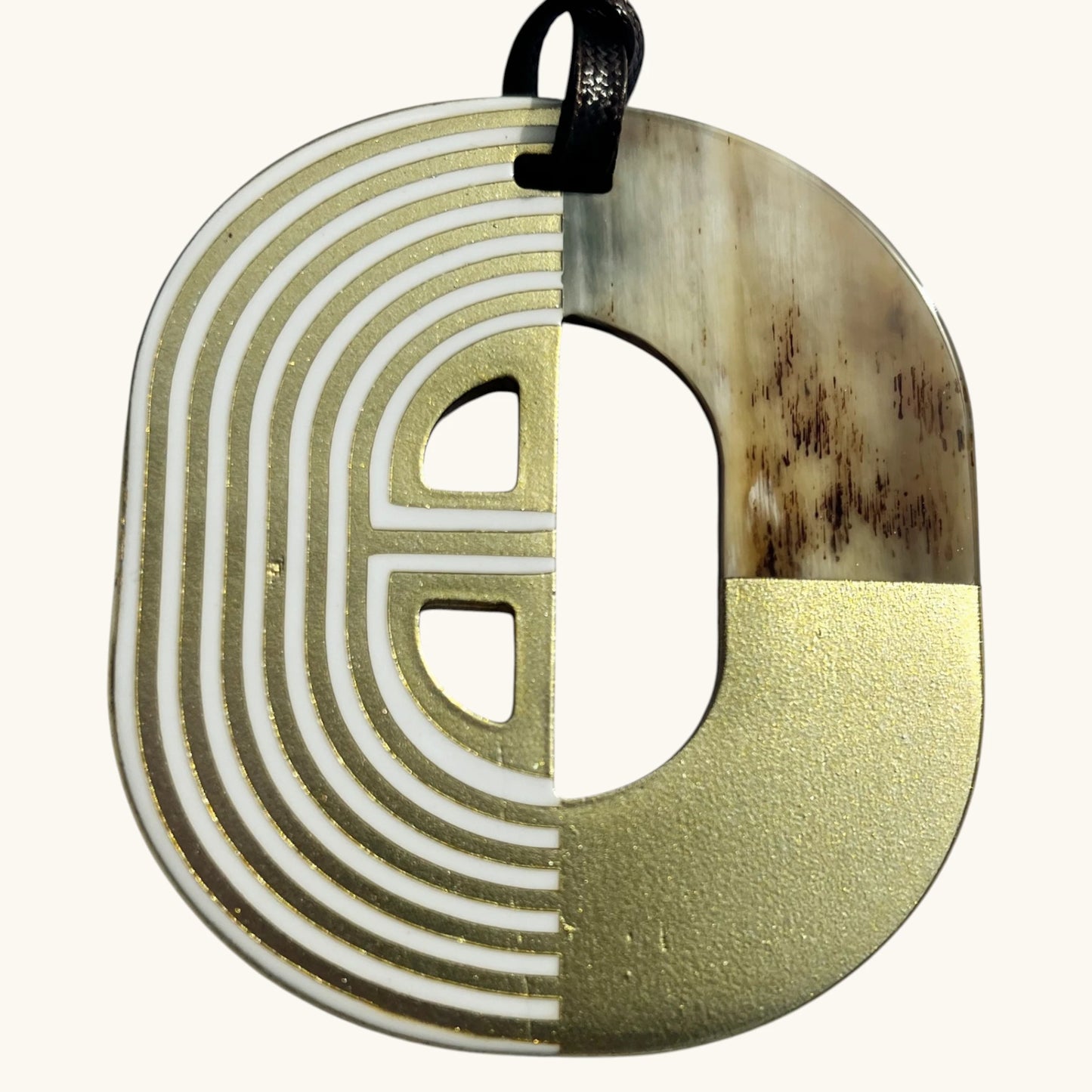 Pendentif en Corne Naturelle Feuille d'Or | Chachadamour